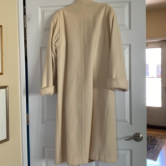 Cream wool coat. Fully lined. Size 14/16. - Picture 8 of 10
